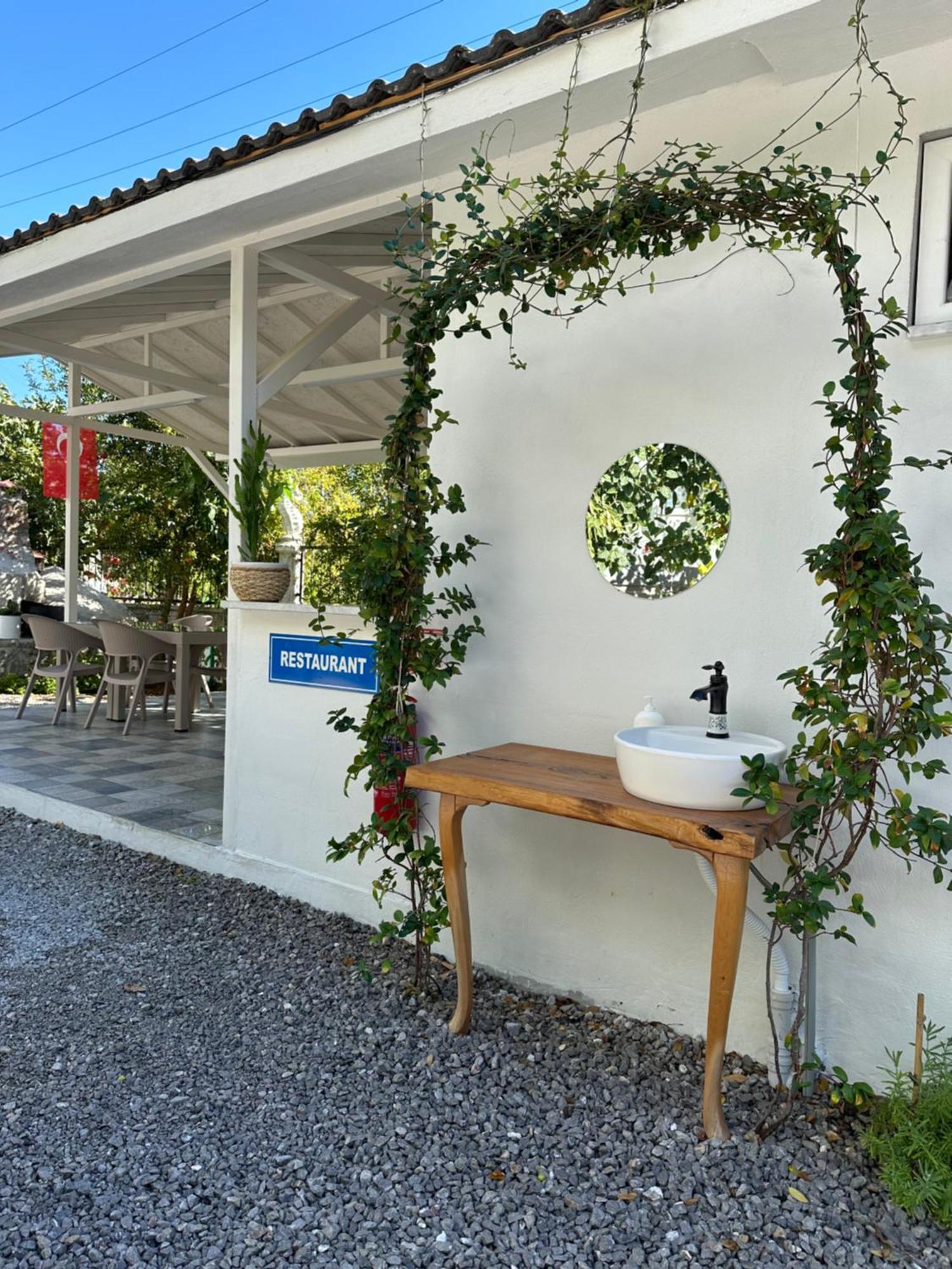 Airport Blue Eye House Ideal For Air Travellers 5 Km From Airport ดาลามาน ภายนอก รูปภาพ